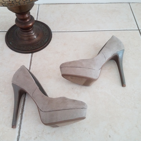 💕 Jennifer Lopez Heels 💕 - Picture 3 of 7